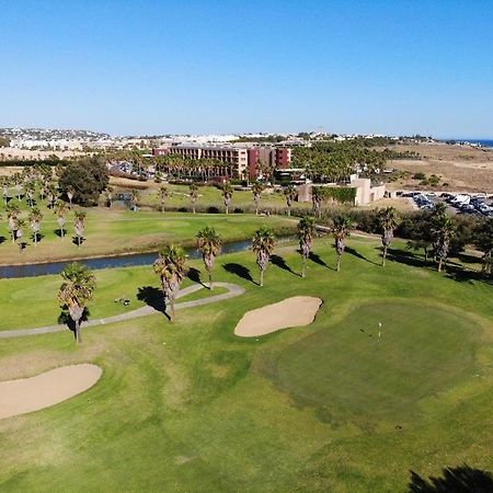 Ambassador Salgados Beach Suites Albufeira Bagian luar foto